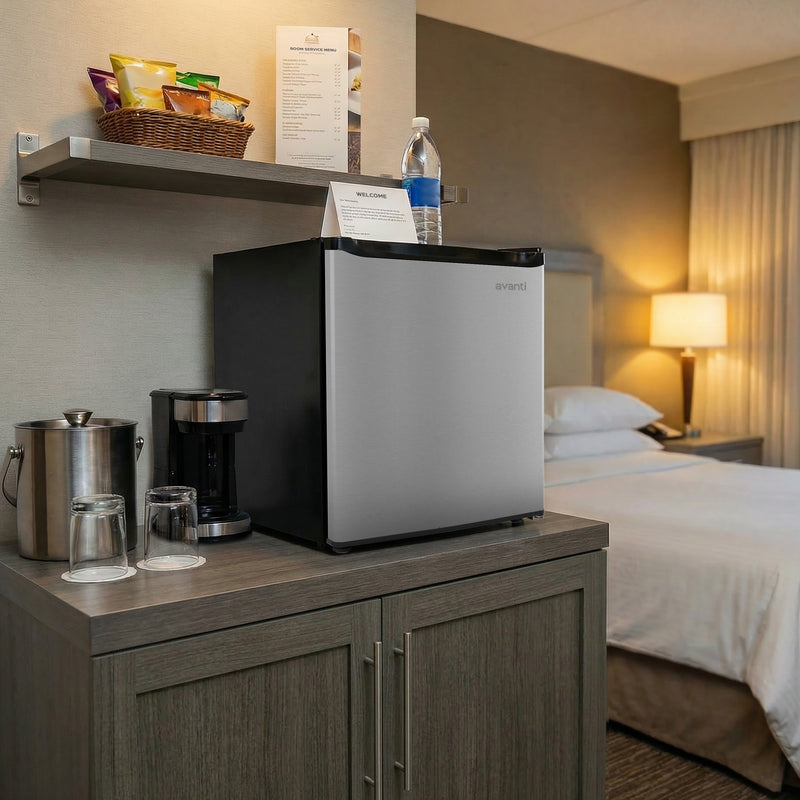Avanti 小型クーラー 34L 2501261802 Avanti 1.6 Cu. Ft. Compact Refrigerator with Auto-Defrost, in