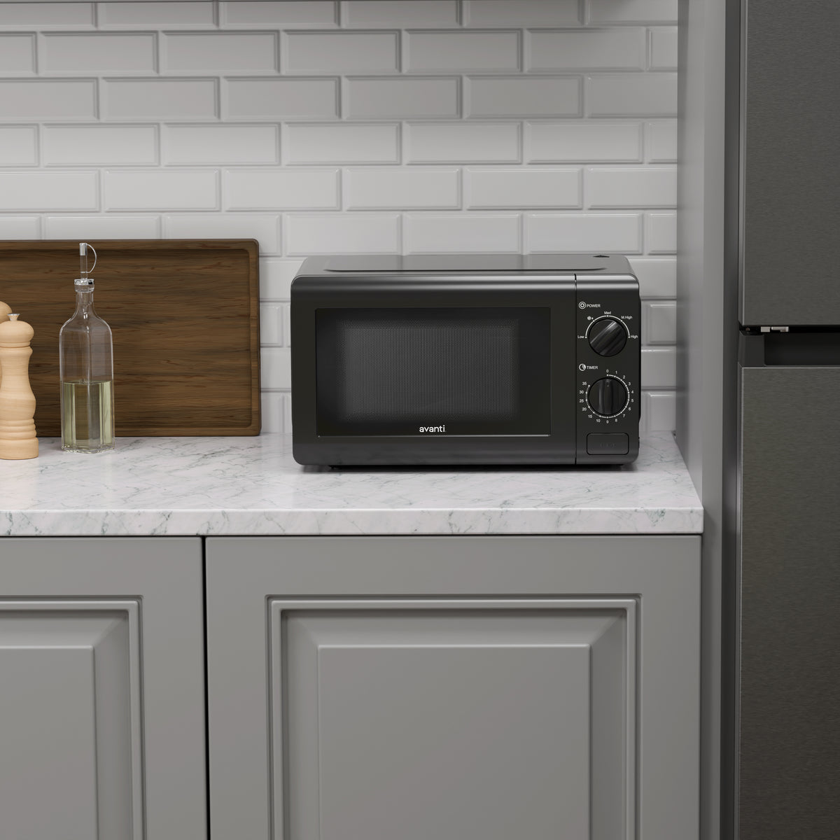 Avanti Microwave Oven with Mechanical Dials, 0.7 cu. ft., in Black