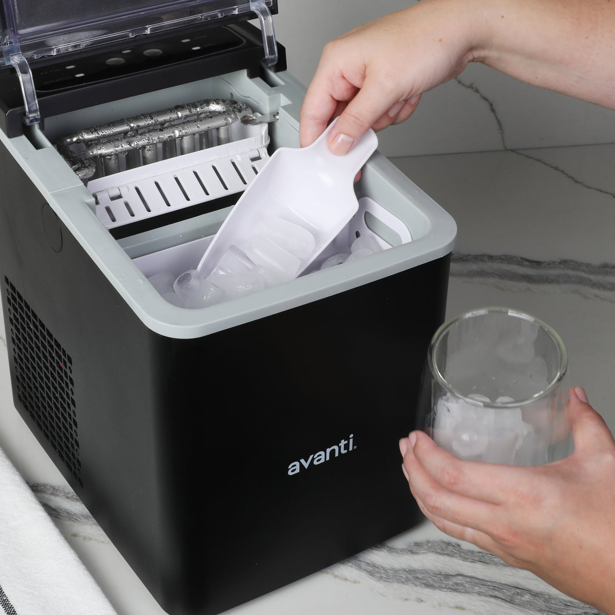 Avanti Mighty Ice 26lb. Countertop Bullet Ice Maker, in Black