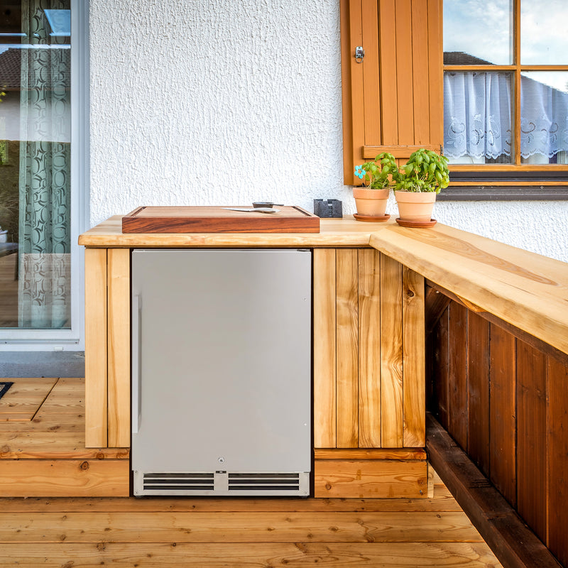 Avanti ELITE Series Commercial Outdoor Refrigerator